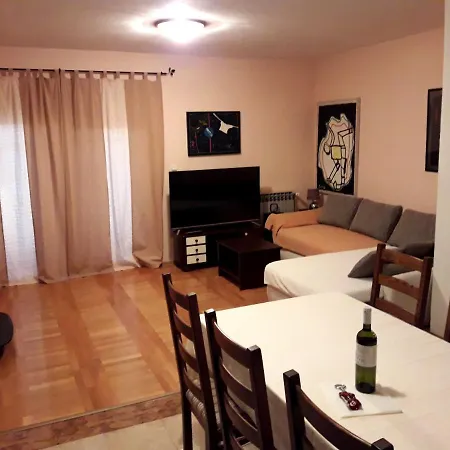 House With A Parking Space - 14848 Zara