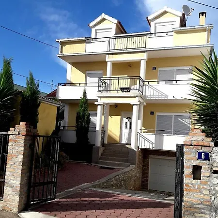 Ferienhaus House With A Parking Space - 14848 Zadar