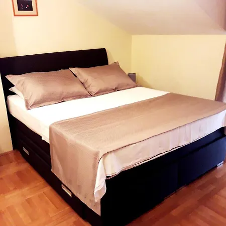 Ferienhaus House With A Parking Space - 14848 *